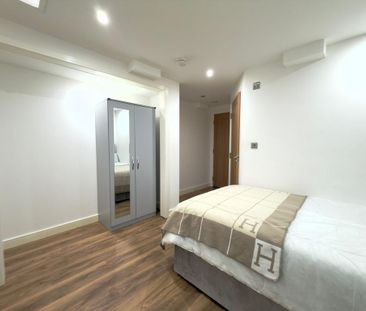 1 bedroom in a flat share to rent - Photo 4