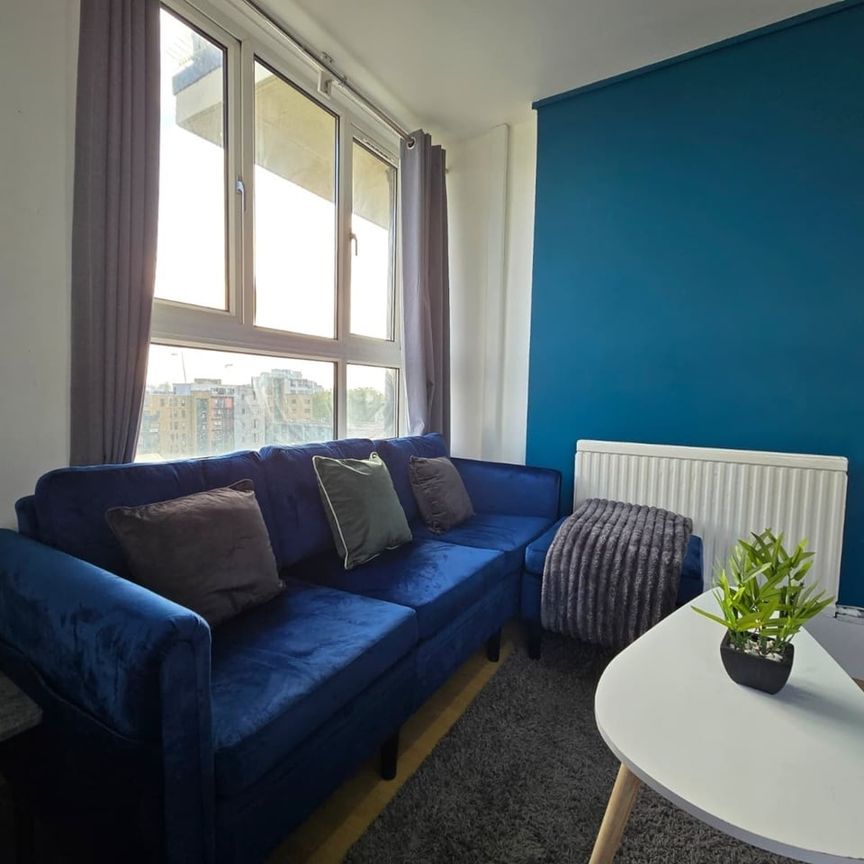 3 Bed Flat, Rowcross St, SE1 - Photo 1