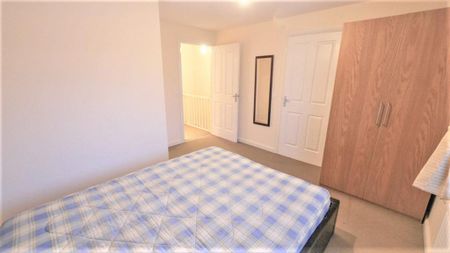 3 bedroom terraced house to rent - Photo 4