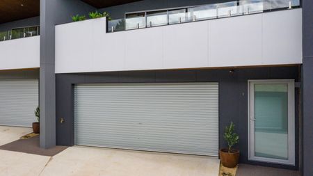 Modern Townhouse Close to the LGH - Photo 2