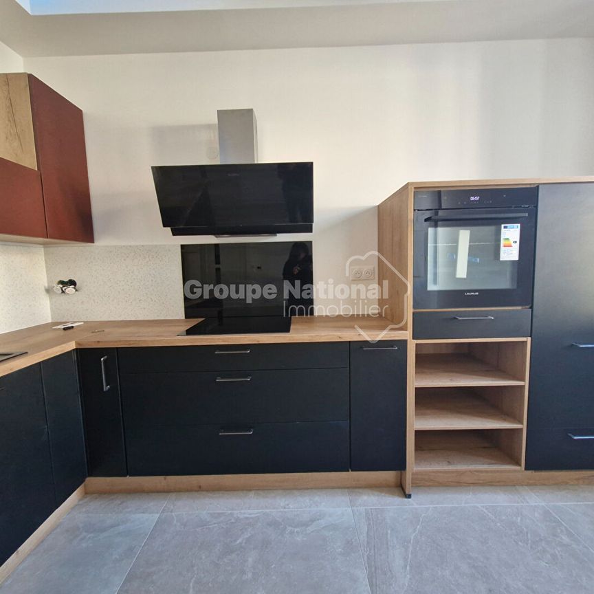 Appartement T2 de 32.60m² à MIRAMAS, - Photo 1