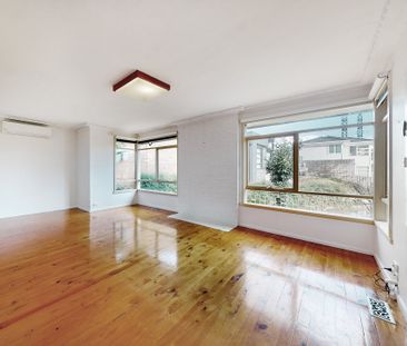 Family Home-Private Court Location - Photo 2