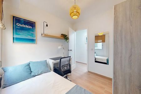 Avinguda de la Constitució, Valencia, Valencian Community 46009 - Photo 5