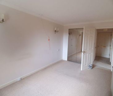1 bedroom retirement property to rent - Photo 5