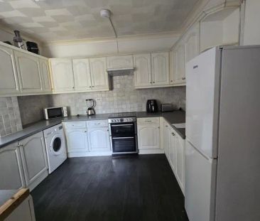 5 bed terraced house to rent in Earlham Road, Norwich, Norfolk - Photo 5