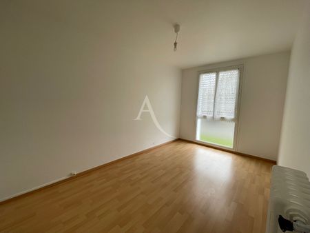 Location Appartement 3 pièces 58m² FONTENAY LE COMTE 85200 - Photo 2