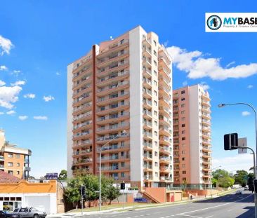 “MODERN 3 BEDROOM APARTMENT - CLOSE TO STATION - CITY VIEWS AND WAT... - Photo 4