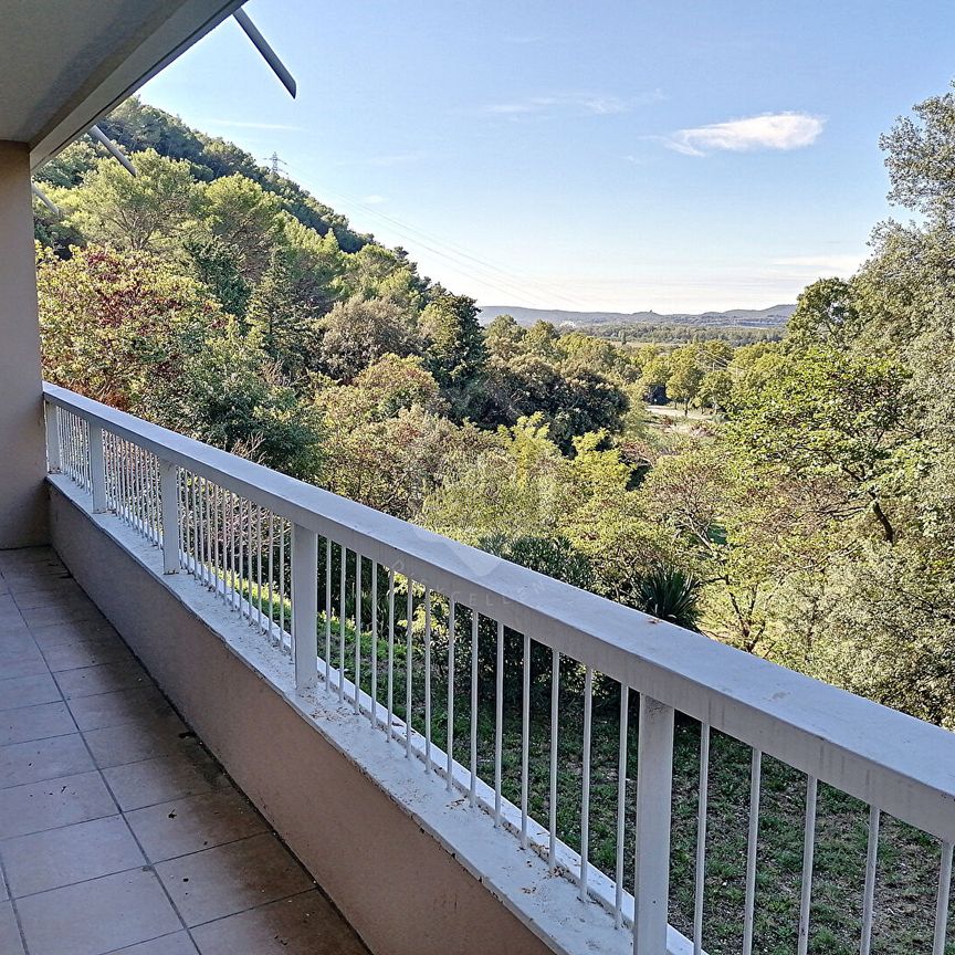 Appartement 3 chambres + bureau - balcon-eau comprise, - Photo 1