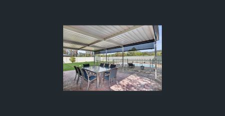 Niagara Park Family Home: Peaceful & Convenient Location - Photo 5