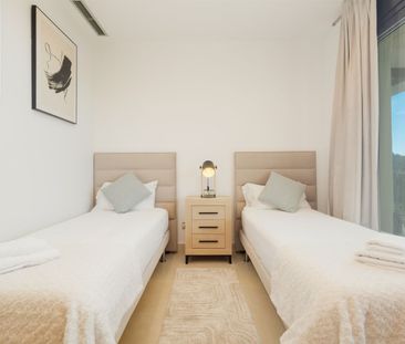Middle Floor Apartment in Marbella - Photo 4