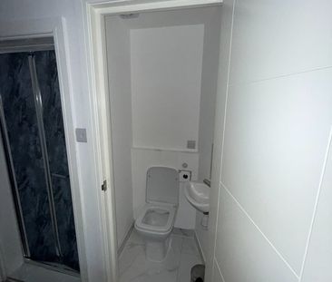 Studio Flat, High Street, CR7 - Photo 3