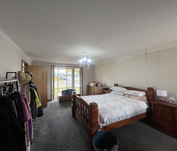 You'll love living here in this beautiful family home! - Photo 6