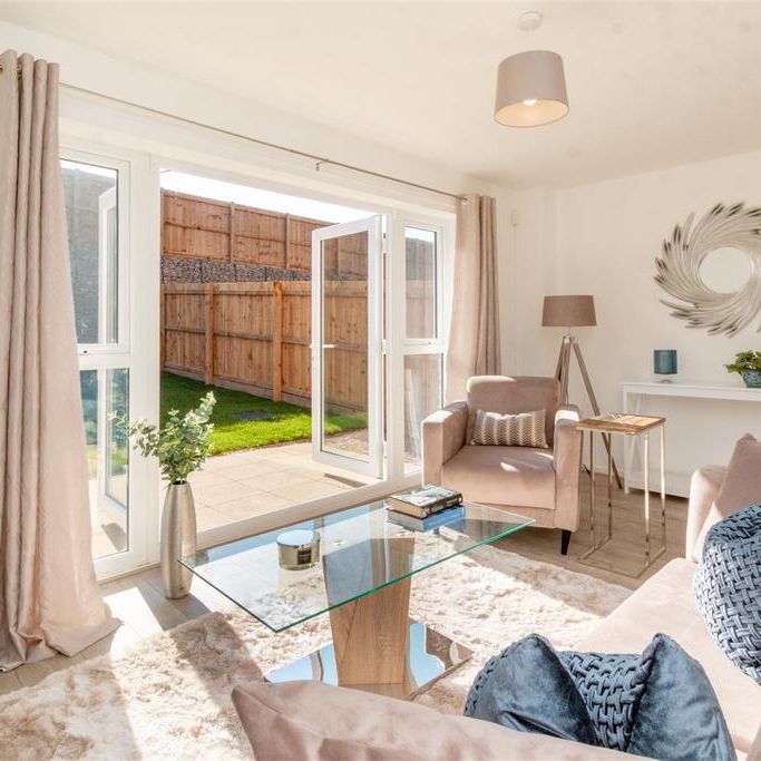 3 bedroom semi-detached house to rent - Photo 1