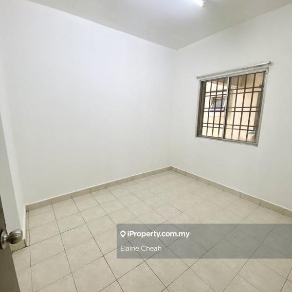 Sri Gotong Apartment, Selayang, Batu Caves - Photo 1