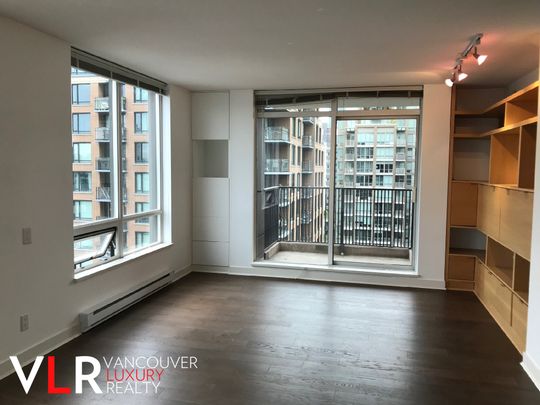 Condo in Downtown Vancouver, BC - Photo 1