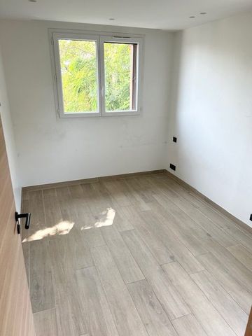 Location Appartement 5 pièces 75m² ST MAURICE 94410 - Photo 2