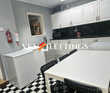4 bedroom house of multiple occupation to rent - Photo 3