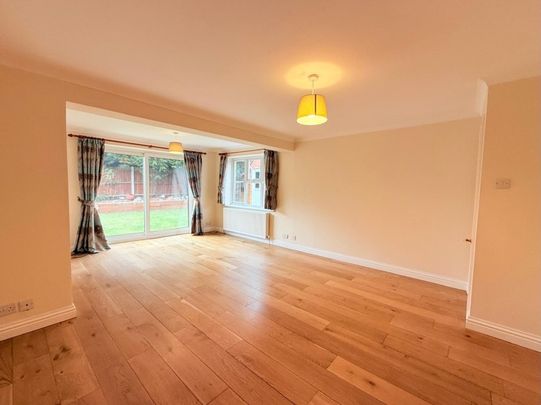 Morton Close, Camberley, Surrey, GU16 - Photo 1