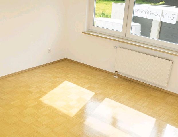 Helle 2-Zimmer Wohnung in Zweifamilienhaus - Photo 1