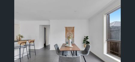 Modern Family Home for Comfortable Living - Photo 5