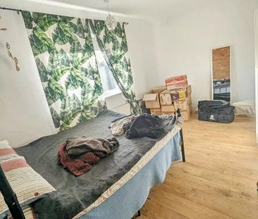 2 bedroom semi-detached house to rent - Photo 6