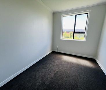 Kew, 2 bedrooms, $420 pw - Photo 2