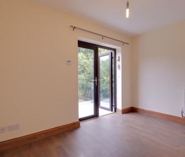 3 bedroom detached bungalow to rent - Photo 5