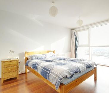 3 bedroom flat to rent - Photo 3