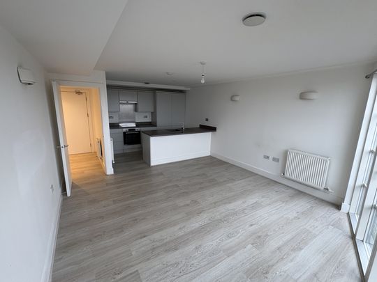 Station Parade, Letchworth Garden City - Photo 1