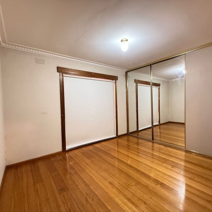 Delightful 3 Bedroom Home - Photo 1