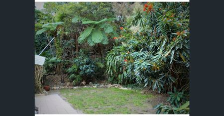 Serene, private granny flat, spacious garden & minutes to beaches, shops, cafes - Photo 4