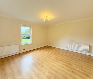 4 bedroom detached house to rent - Photo 6