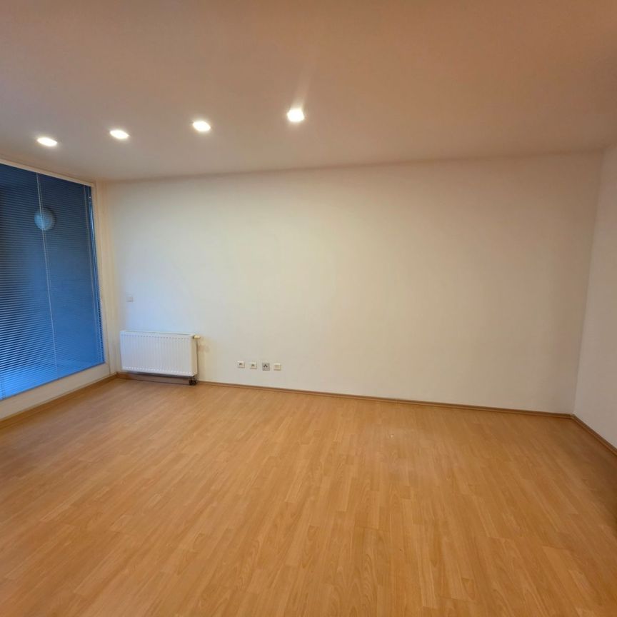 Pronájem bytu 2+kk • 40 m² bez realitkyKostomlatská, Praha - Letňany - Photo 1