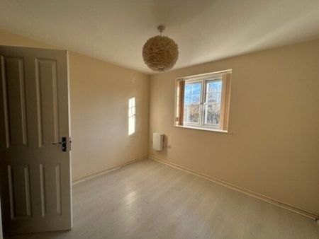 St Johns House, Robinson Road - Photo 2