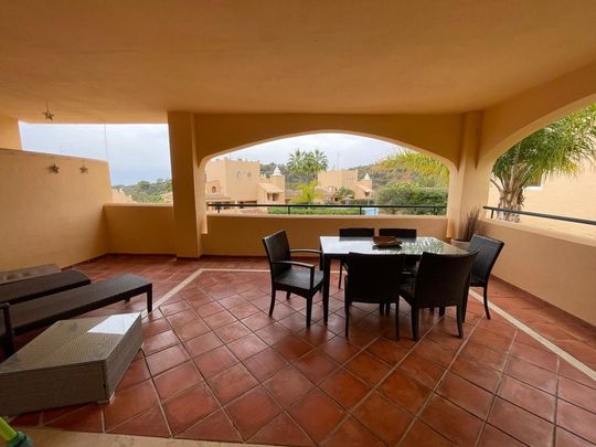 Luxury Apartment for rent in Marbella Del Este, Spain - Photo 1