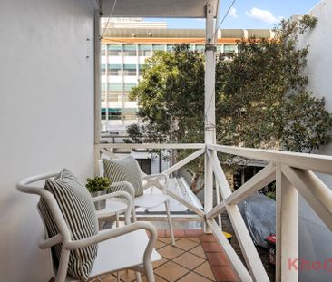 Character-Filled 2 Bedroom Terrace with Attic & Basement - Photo 4