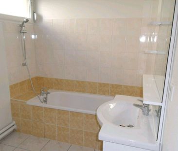 Location Appartement 2 pièces 48m² ANGOULEME 16000 - Photo 4