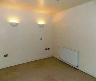 Flat to rent on - Photo 1