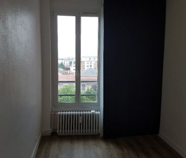 Location Appartement 2 pièces 32m² ST MAUR DES FOSSES 94100 - Photo 4