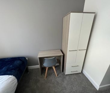 1 bed house share to rent in Church Street, Burnley, BB11 - Photo 3
