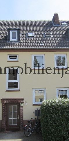 Alt Garstedt - Ruhige Wohnanlage - Wohnung mit großem Wohnzimmer, Küche, Duschbad - 1.OG - Foto 1