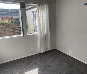 Lovely home in Totara Park - Photo 3