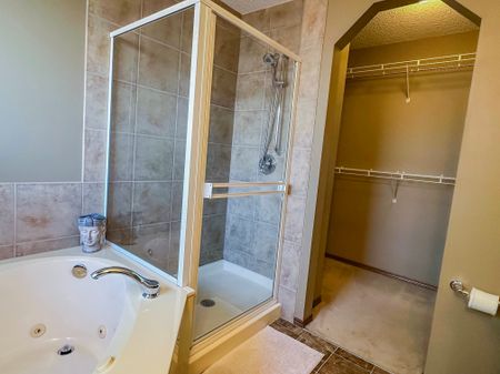 Spacious Home With Finished Basement And Backyard – Quiet Street In New Brighton - Photo 3