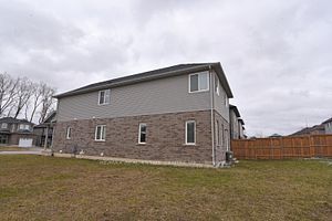 Detached Home For Lease | X8106526 - Photo 2