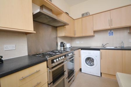 6 bedroom terraced house to rent - Photo 2