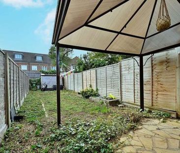 Watford, Watford, WD18 - Photo 2
