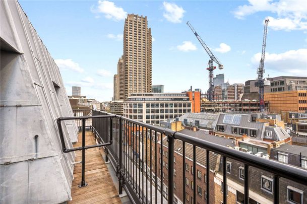 A bright top floor one bedroom apartment with a terrace. - Photo 1