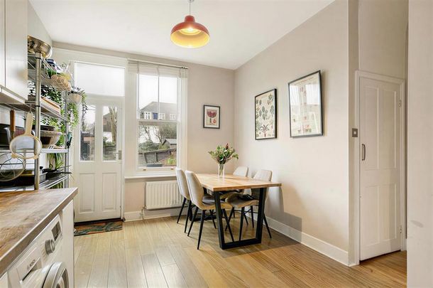 2 bedroom maisonette to rent - Photo 1