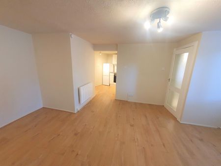 Studio Flat, Southwood Heights, N6 - Photo 3