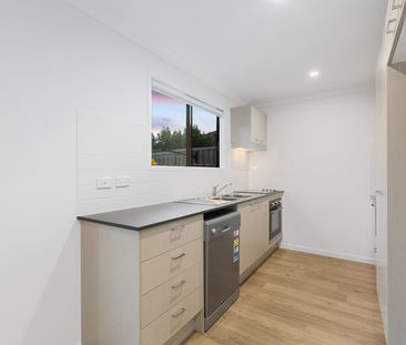 GREAT LOCATION + MODERN STYLE HOME - Photo 6